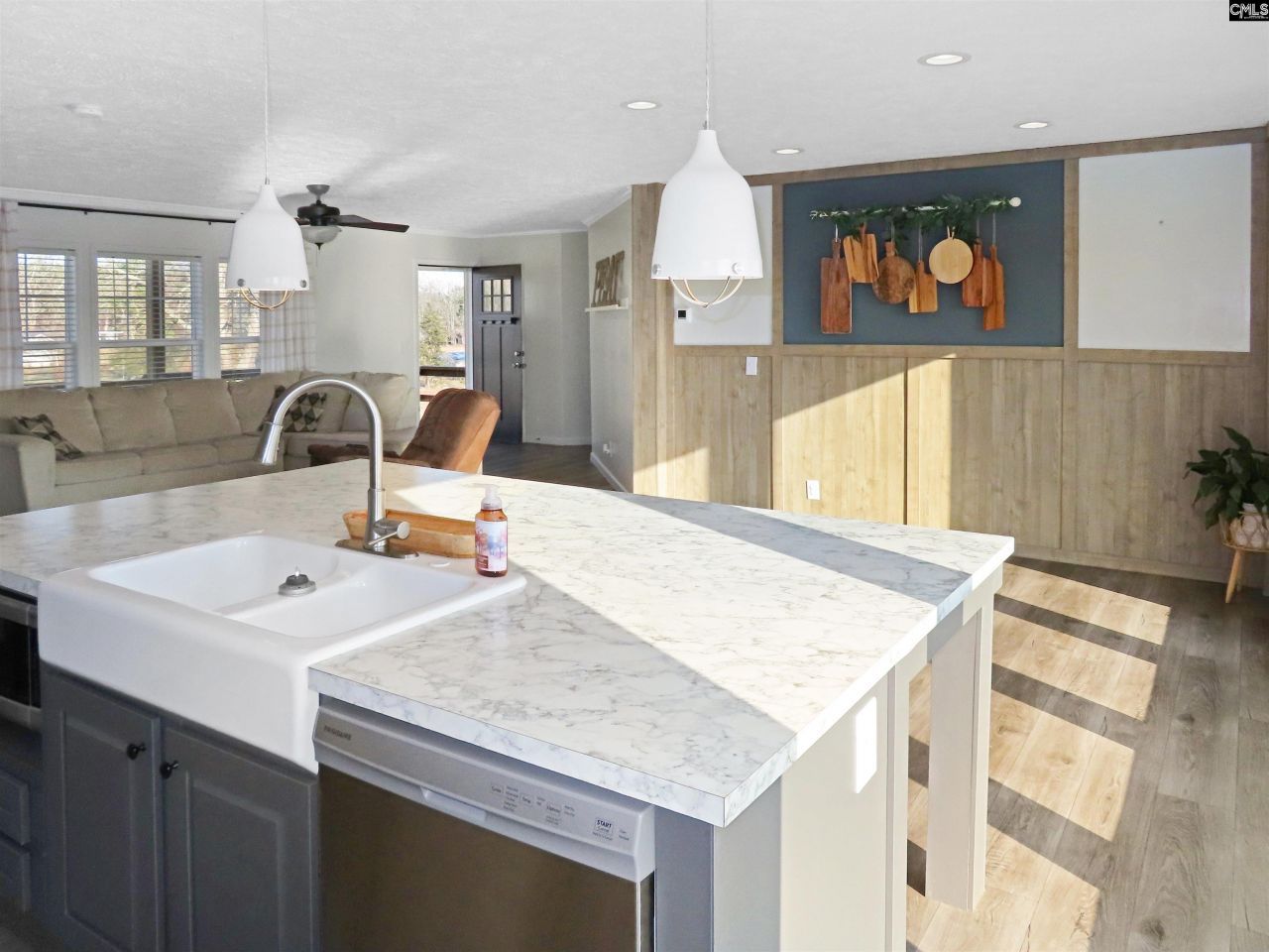 7710 Ridge Road  Photo 16