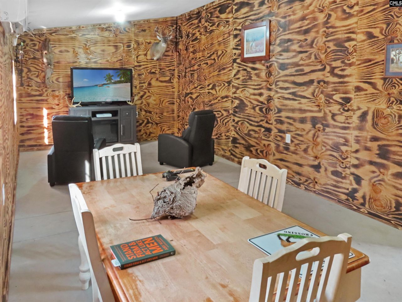 7710 Ridge Road  Photo 8