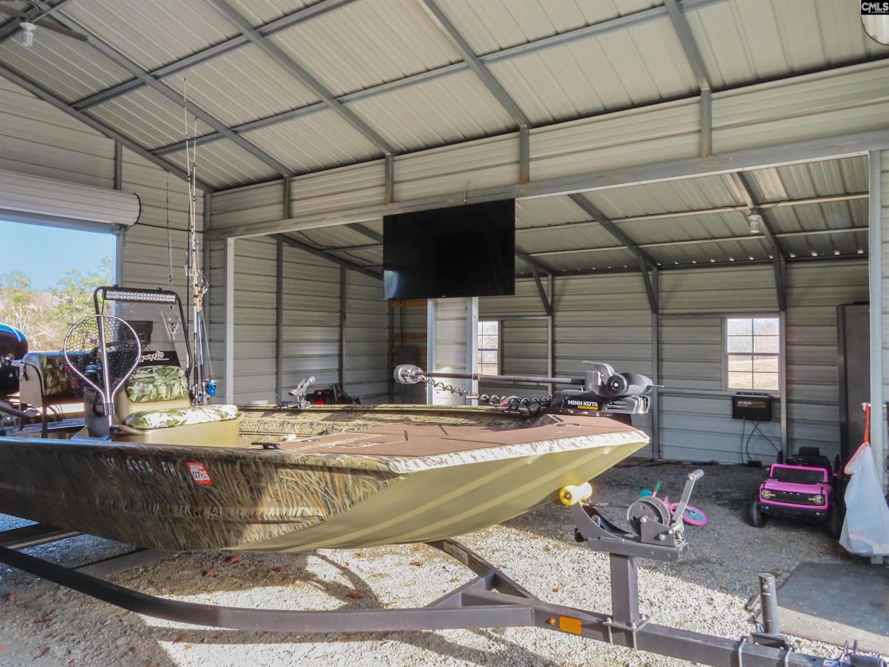 7710 Ridge Road  Photo 9