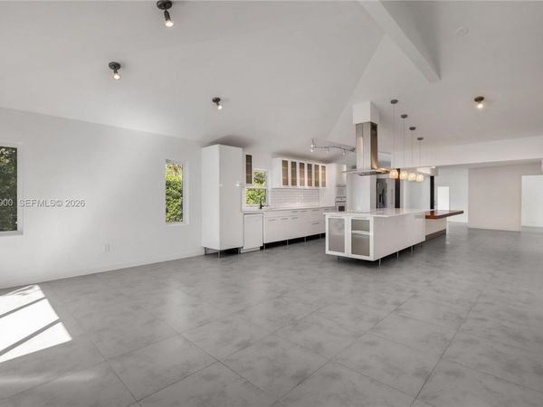 801 NE 118th St, Biscayne Park, FL 33161