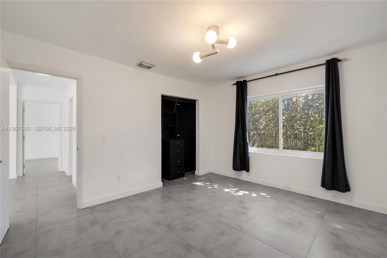 801 NE 118th St, Biscayne Park, FL 33161 Photo