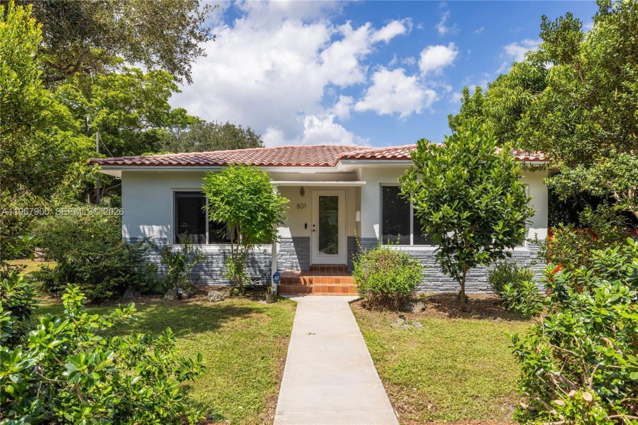 801 NE 118th St, Biscayne Park, FL 33161 Photo