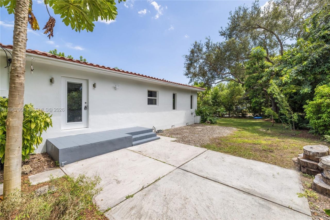 801 NE 118th St, Biscayne Park, FL 33161 Photo