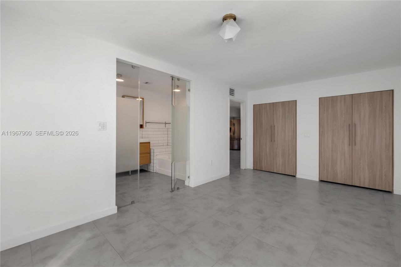 801 NE 118th St, Biscayne Park, FL 33161 Photo