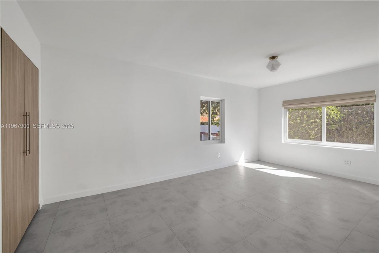 801 NE 118th St, Biscayne Park, FL 33161 Photo