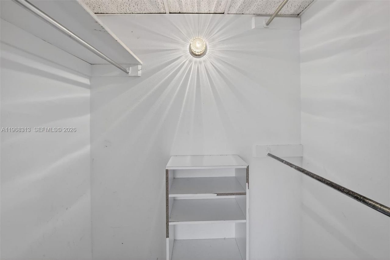 1980 S Ocean Dr, Unit 21E, Hallandale Beach, FL 33009 Photo