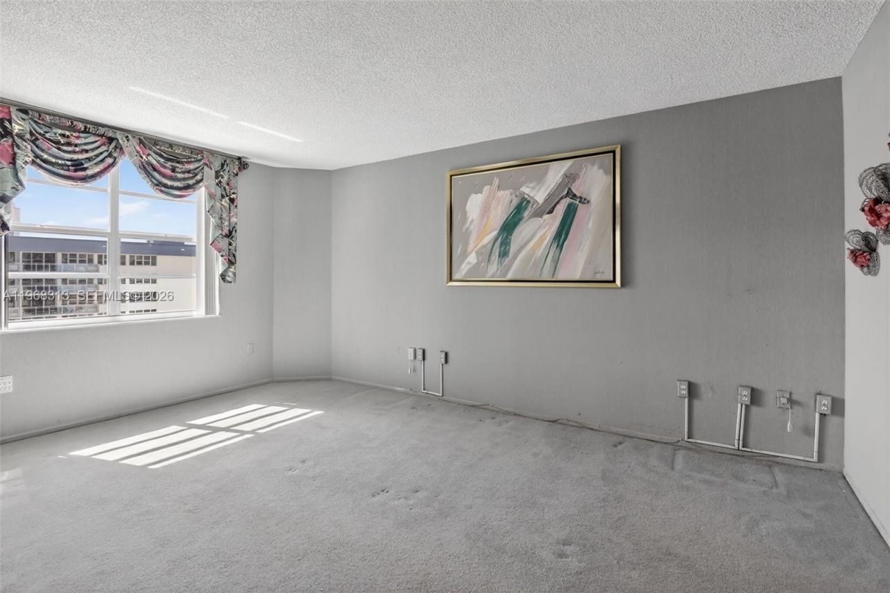 1980 S Ocean Dr, Unit 21E, Hallandale Beach, FL 33009 Photo