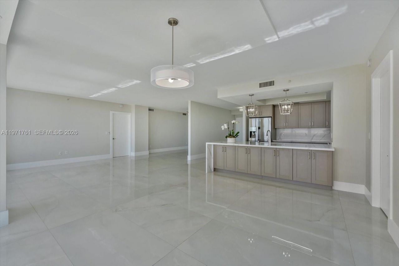 3400 SW 27th Ave , Unit 602, Miami, FL 33133 Photo