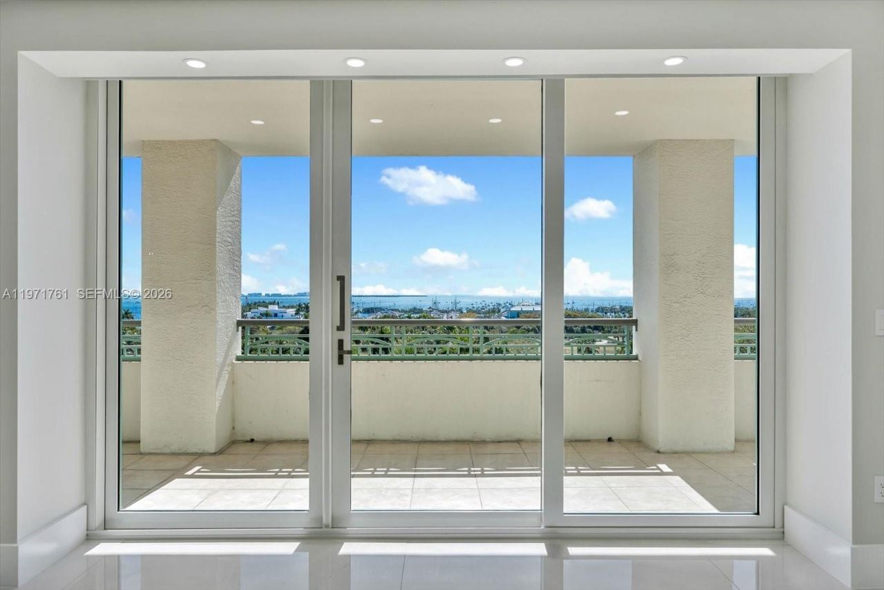 3400 SW 27th Ave , Unit 602, Miami, FL 33133 Photo