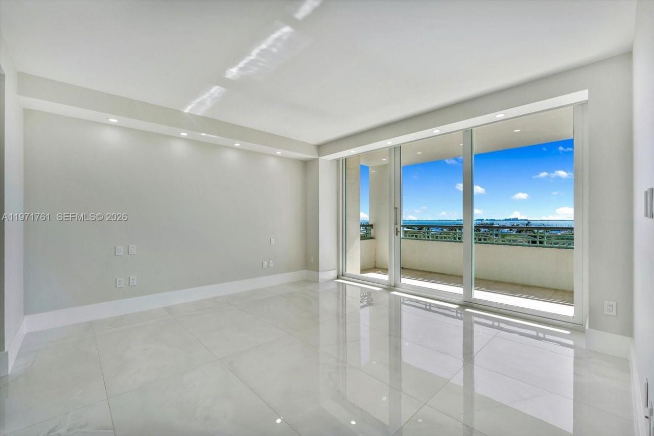 3400 SW 27th Ave, Unit 602, Miami, FL 33133 Photo