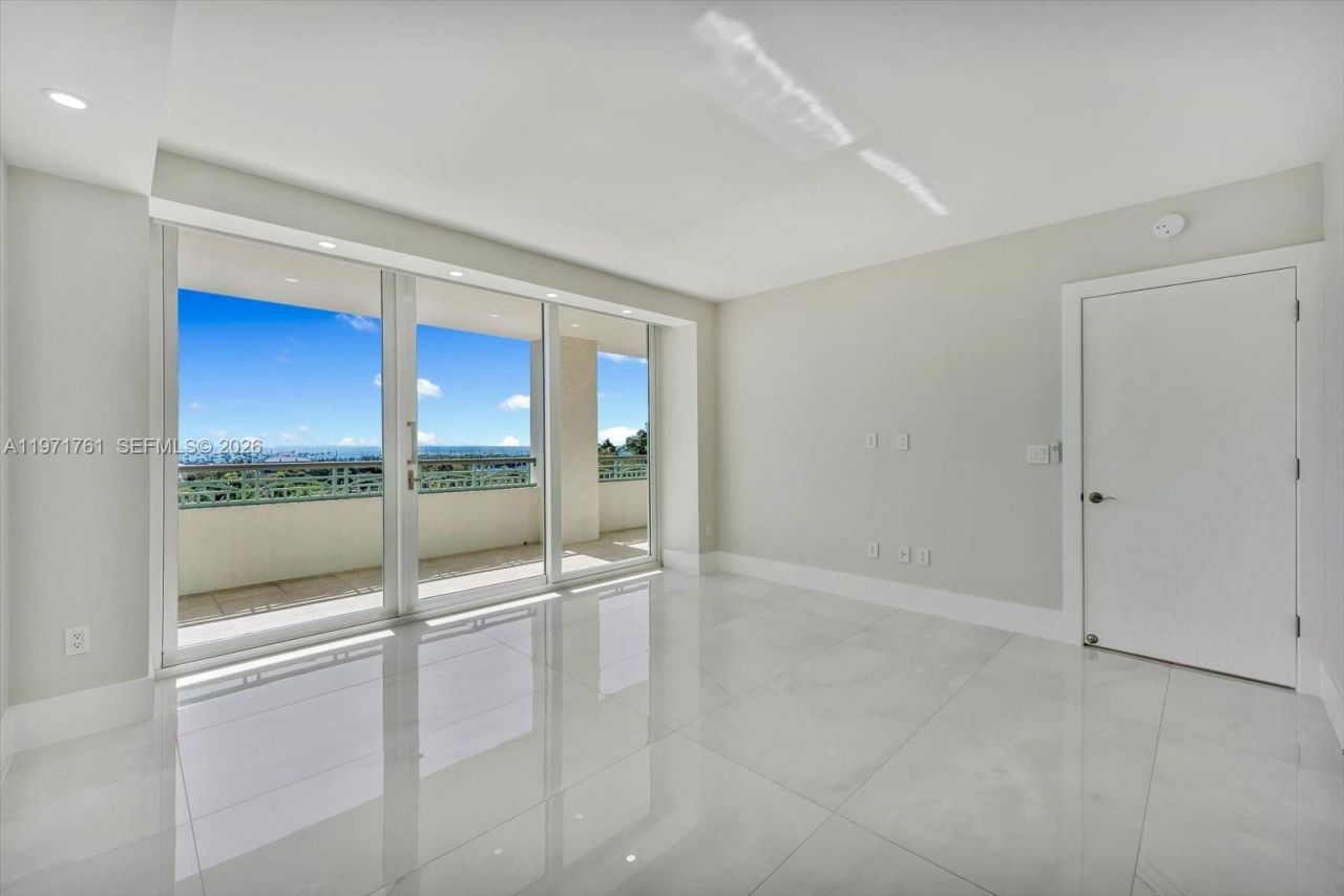 3400 SW 27th Ave, Unit 602, Miami, FL 33133 Photo