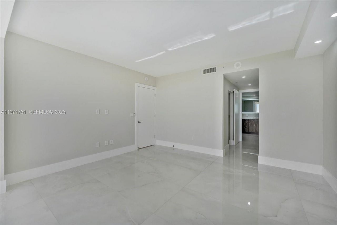 3400 SW 27th Ave, Unit 602, Miami, FL 33133 Photo