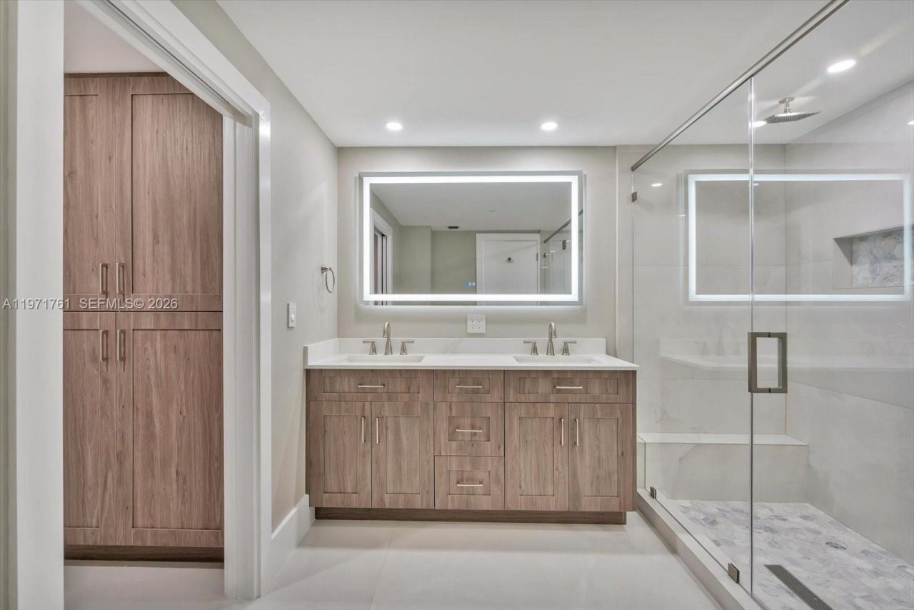 3400 SW 27th Ave, Unit 602, Miami, FL 33133 Photo