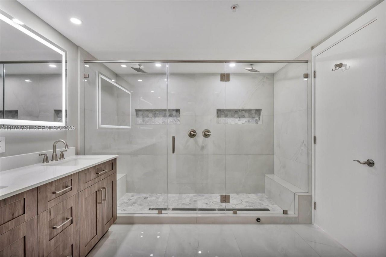 3400 SW 27th Ave, Unit 602, Miami, FL 33133 Photo