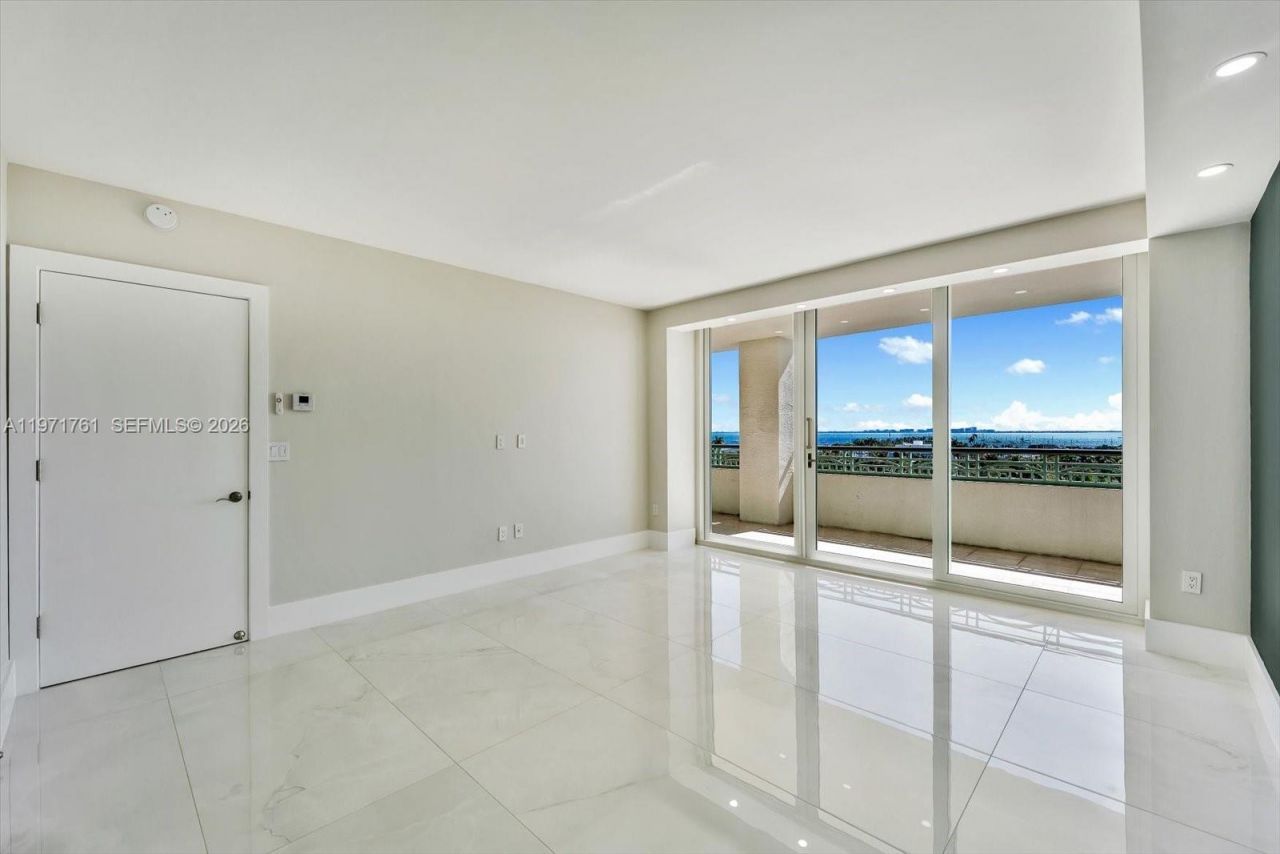 3400 SW 27th Ave, Unit 602, Miami, FL 33133 Photo