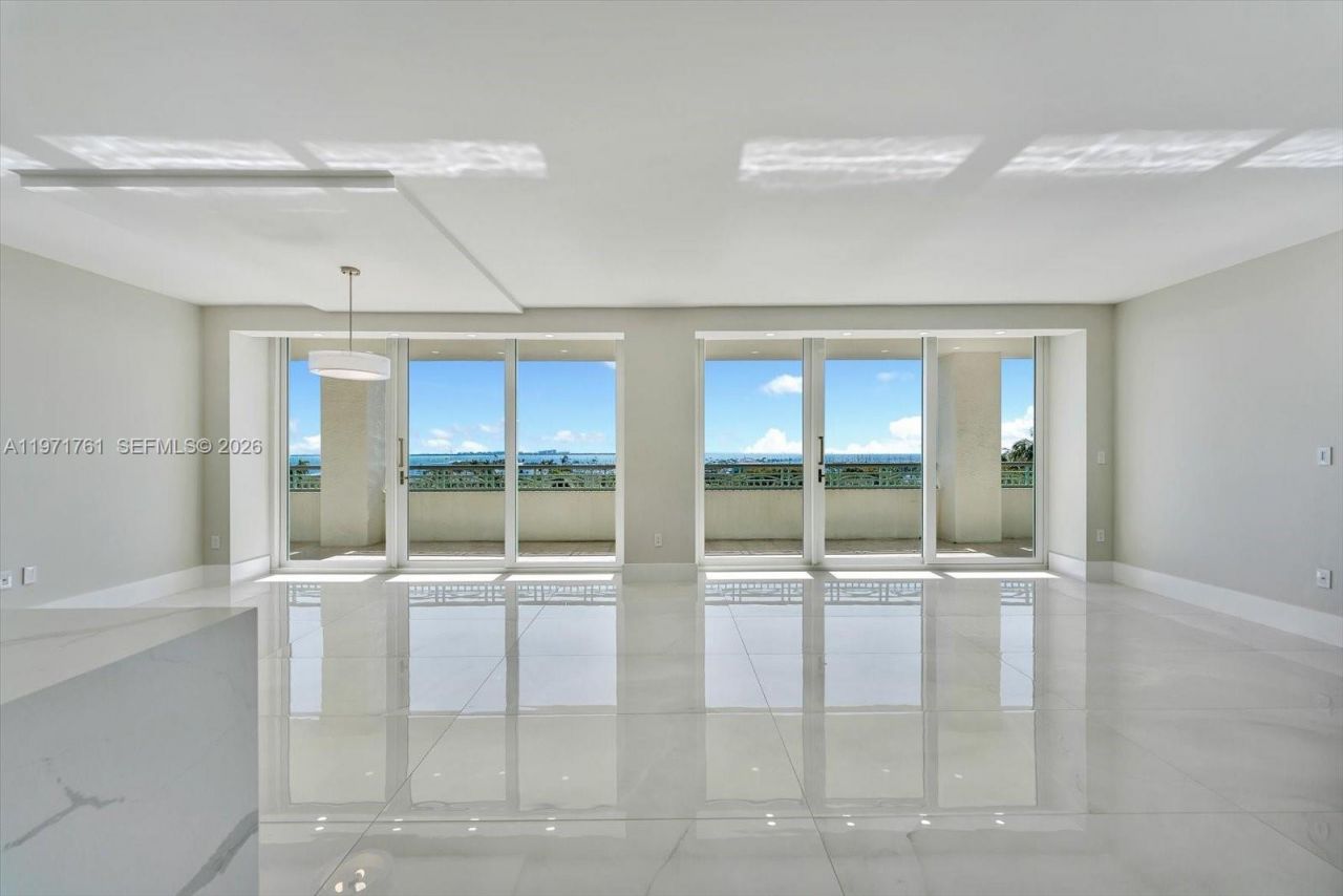 3400 SW 27th Ave, Unit 602, Miami, FL 33133 Photo
