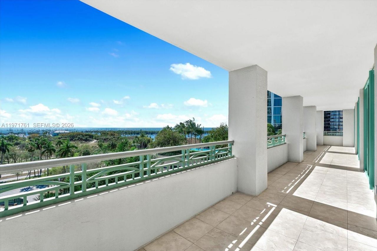 3400 SW 27th Ave, Unit 602, Miami, FL 33133 Photo