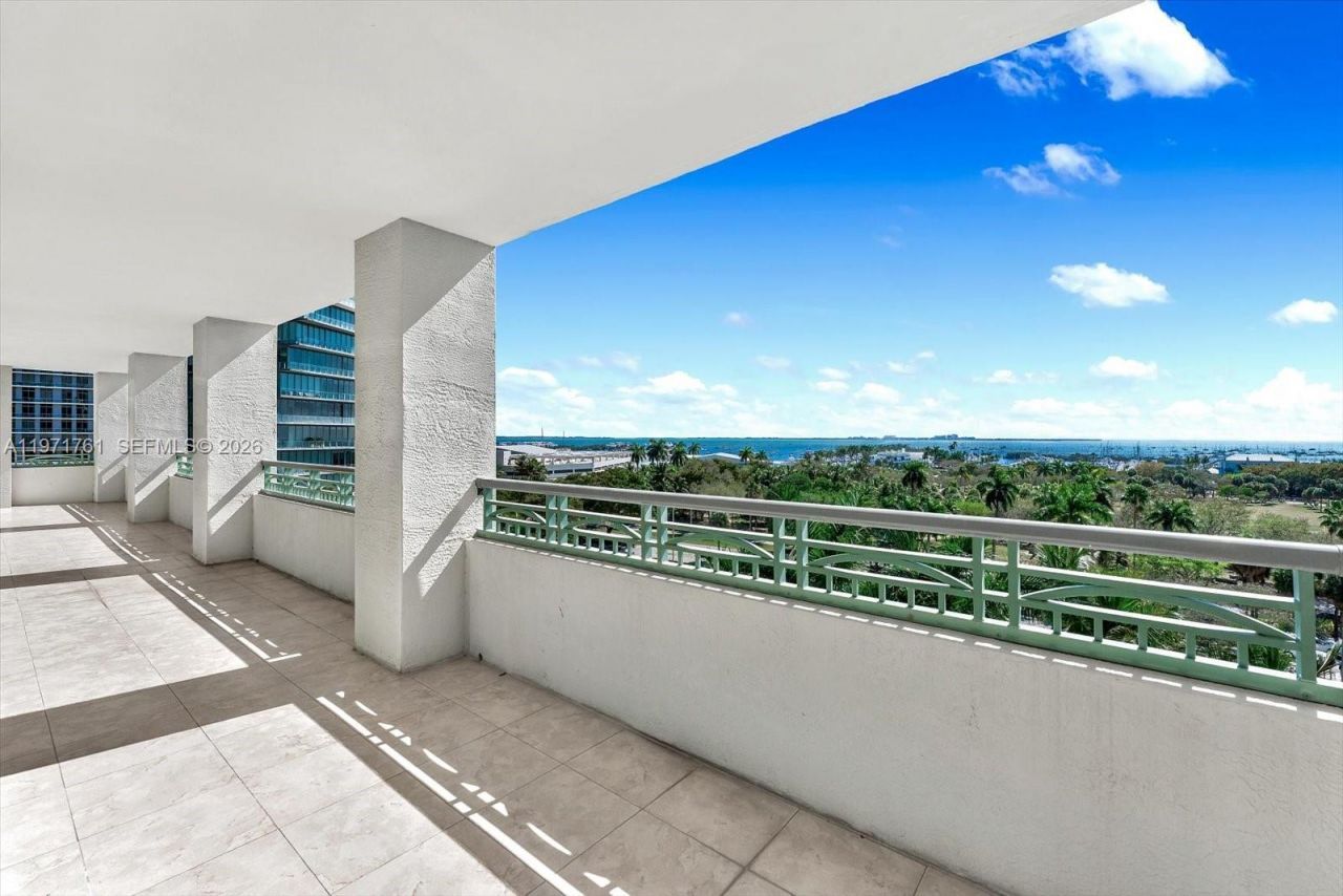 3400 SW 27th Ave, Unit 602, Miami, FL 33133 Photo