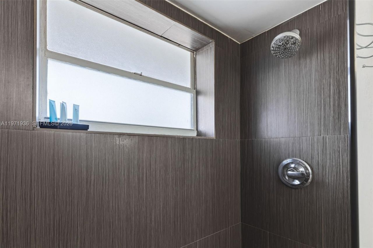 7904 West Dr, Unit 106, North Bay Village, FL 33141 Photo