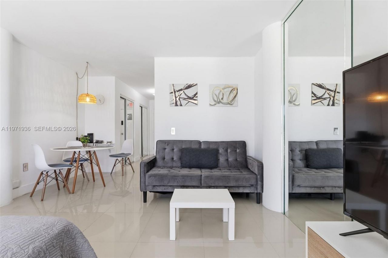 7904 West Dr, Unit 106, North Bay Village, FL 33141 Photo