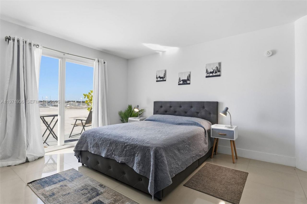 7904 West Dr, Unit 106, North Bay Village, FL 33141 Photo