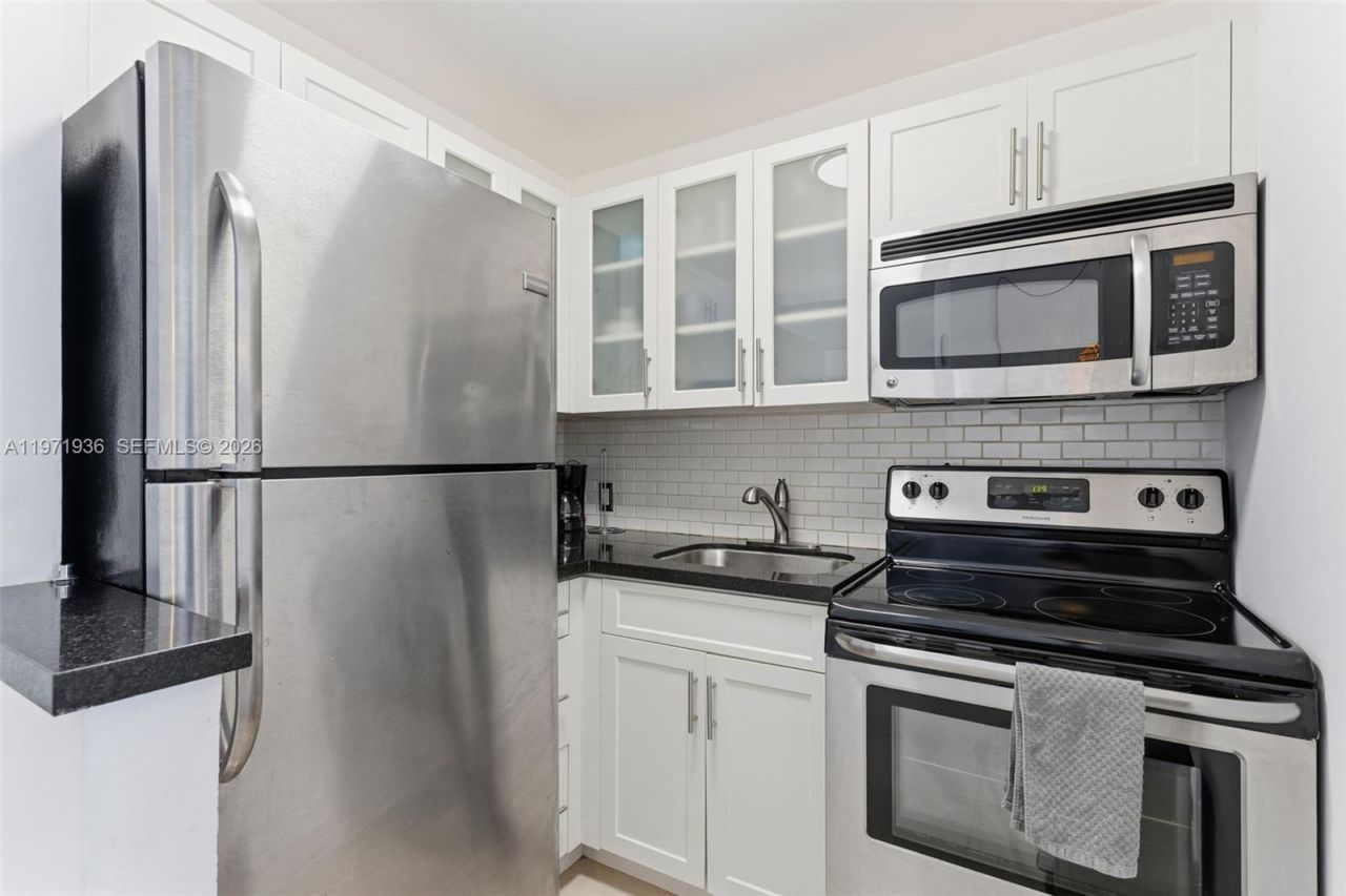 7904 West Dr, Unit 106, North Bay Village, FL 33141 Photo