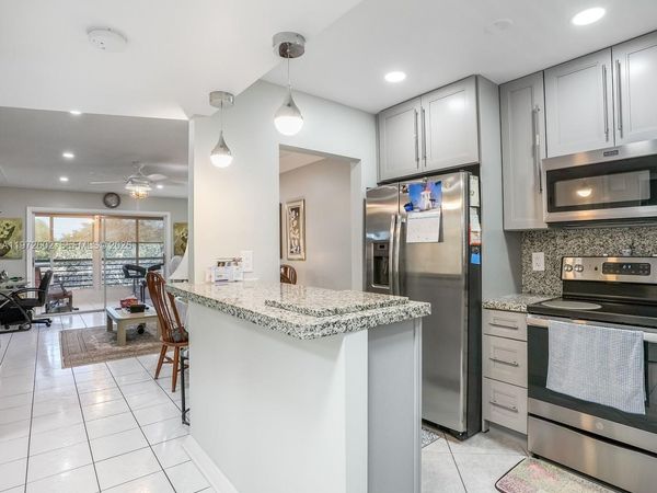 9001 Sunrise Lakes Blvd , Unit 301, Sunrise, FL 33322