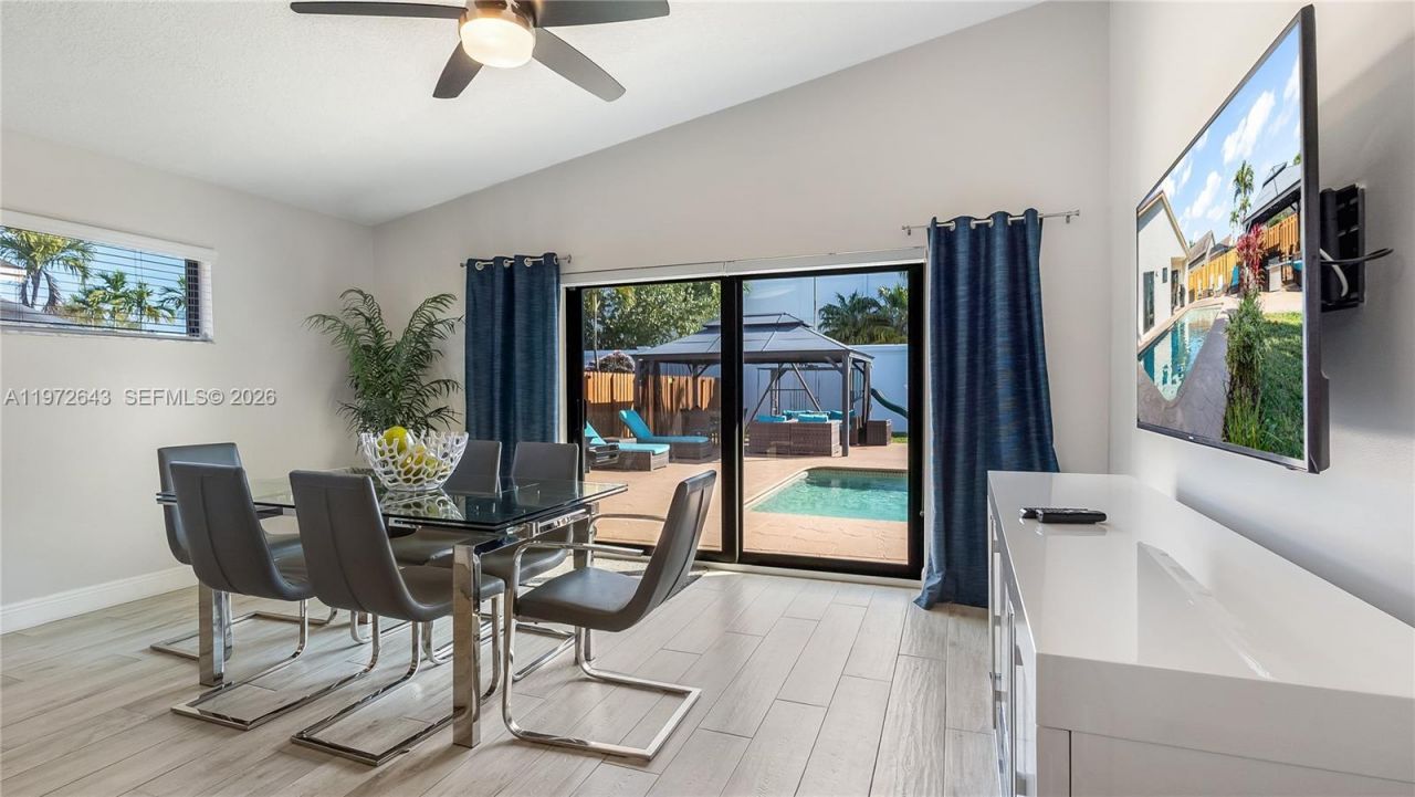 9986 NW 52nd St, Sunrise, FL 33351 Photo