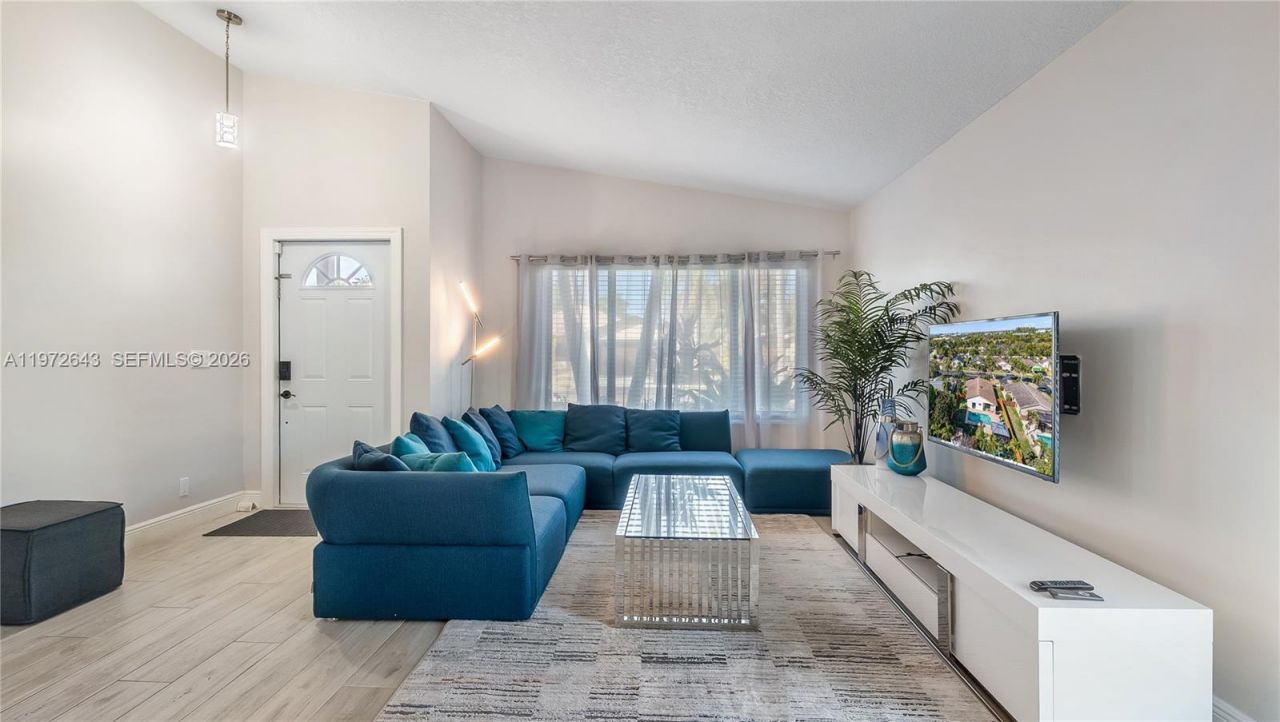 9986 NW 52nd St, Sunrise, FL 33351 Photo