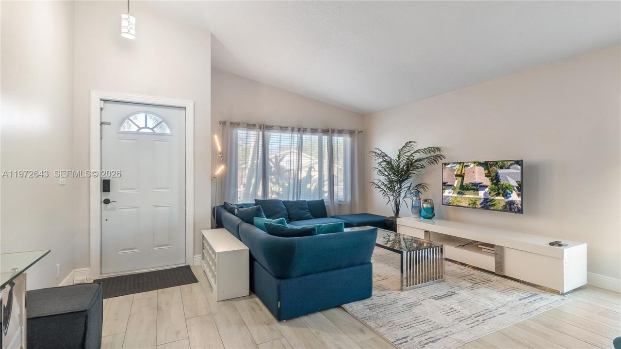 9986 NW 52nd St, Sunrise, FL 33351 Photo