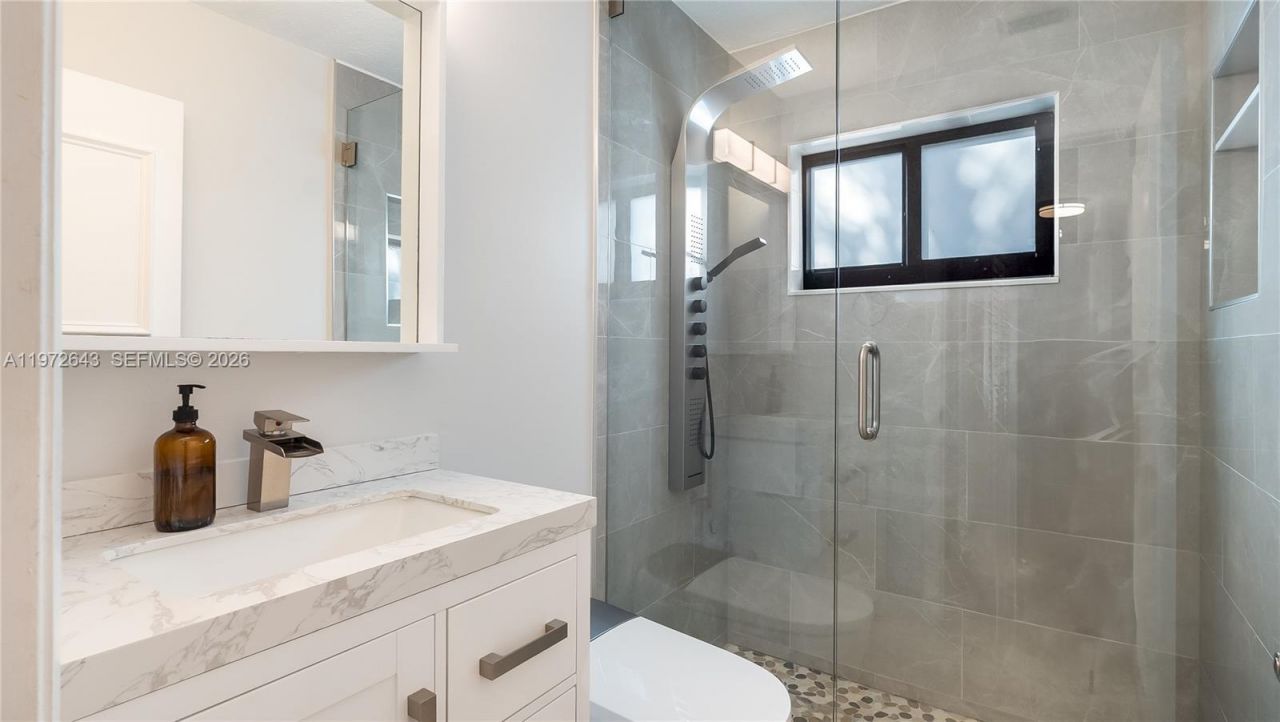 9986 NW 52nd St, Sunrise, FL 33351 Photo