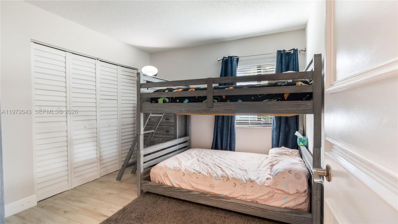 9986 NW 52nd St, Sunrise, FL 33351 Photo