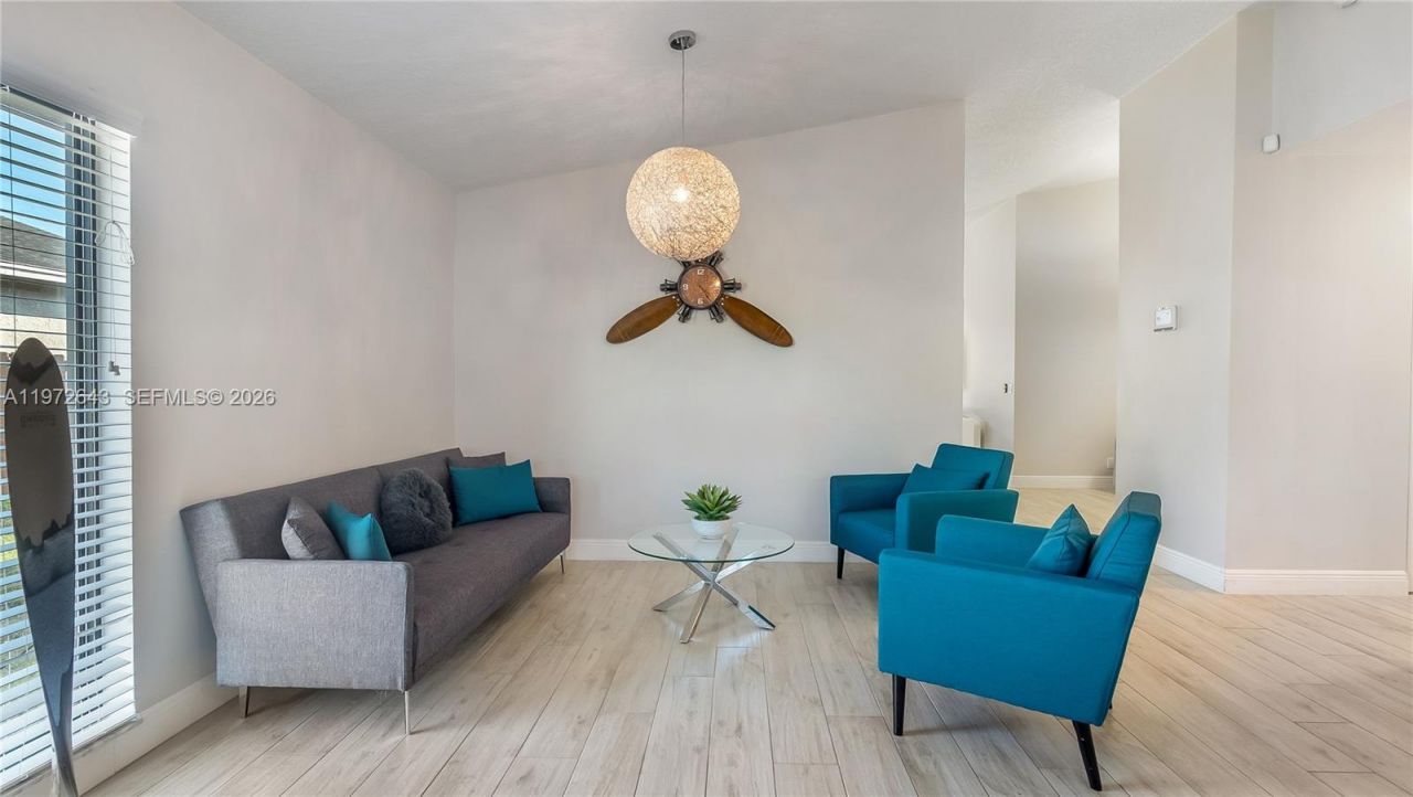 9986 NW 52nd St, Sunrise, FL 33351 Photo