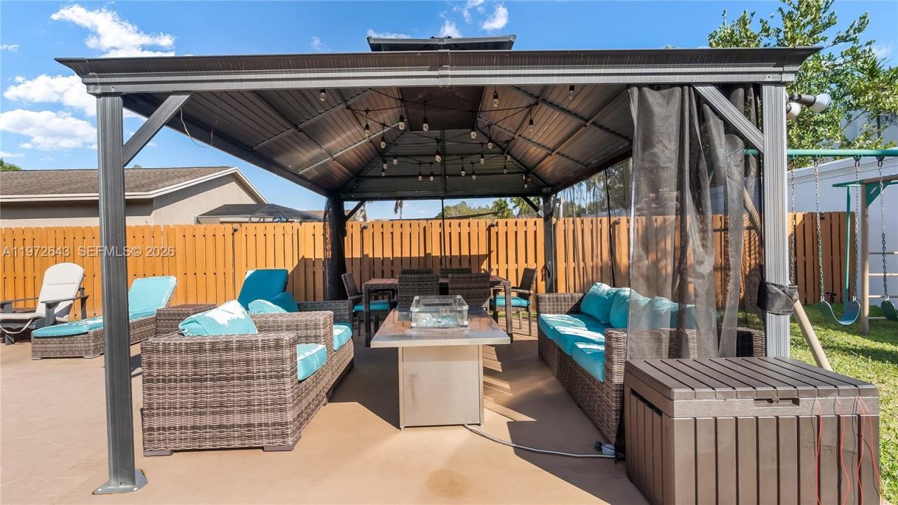 9986 NW 52nd St, Sunrise, FL 33351 Photo