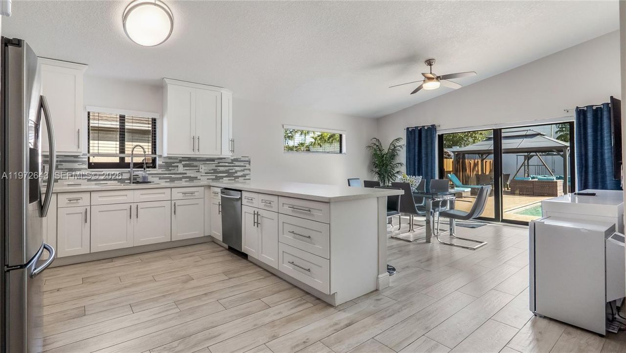 9986 NW 52nd St, Sunrise, FL 33351 Photo