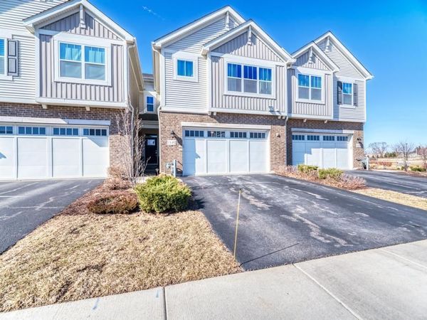 3S492 Barkley Avenue, Unit 19-4, Warrenville, IL 60555