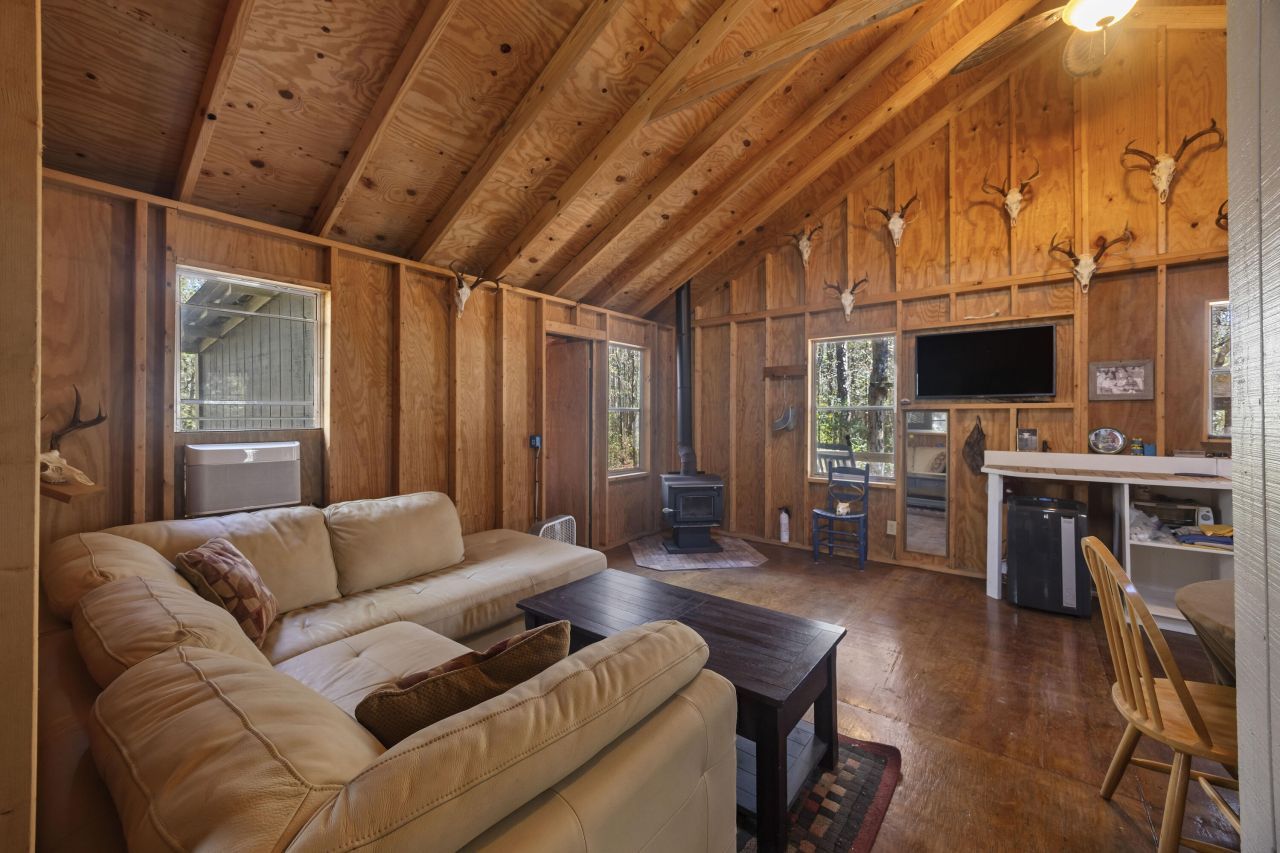 9168 Old Georgetown Road Photo 22