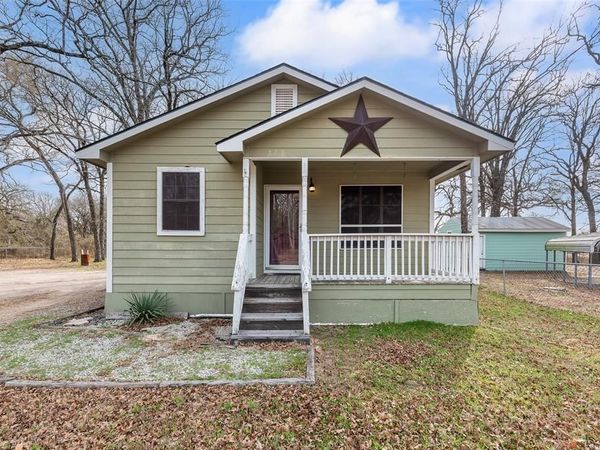 222 Meadow Lake Drive, Gun Barrel City, TX 75156