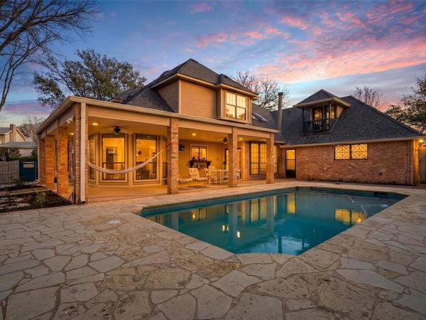 804 Wooded Crest Drive, Woodway, TX 76712