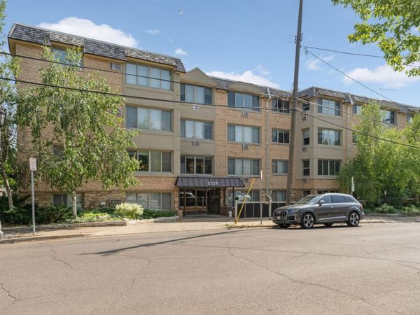 2727 W 43rd Street, Unit 206, Minneapolis, MN 55410