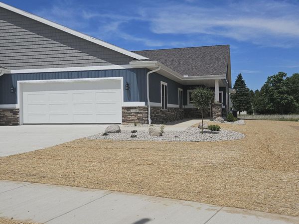 3725 Newcastle Drive, Unit 31, Janesville, WI 53546