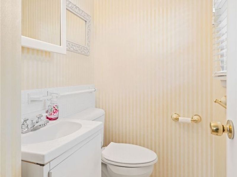 271 Manor Avenue NW, Canton, OH 44708 Photo 10