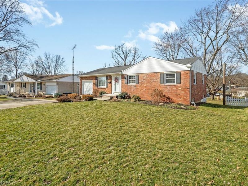 271 Manor Avenue NW, Canton, OH 44708 Photo 2