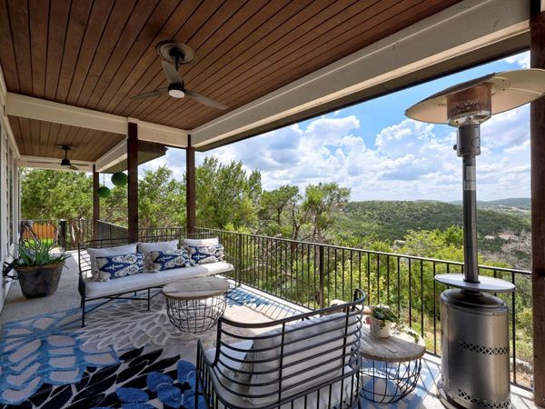 9008 Hobby LN, Jonestown, TX 78645