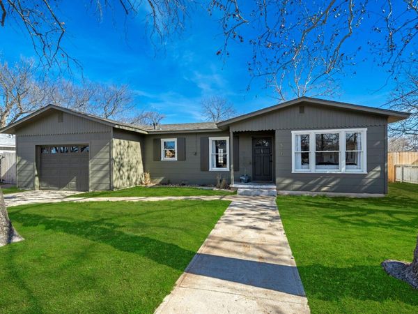 511 Olive ST, Fredericksburg, TX 78624