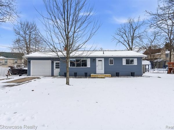 214 Willow Lane, Linden, MI 48451