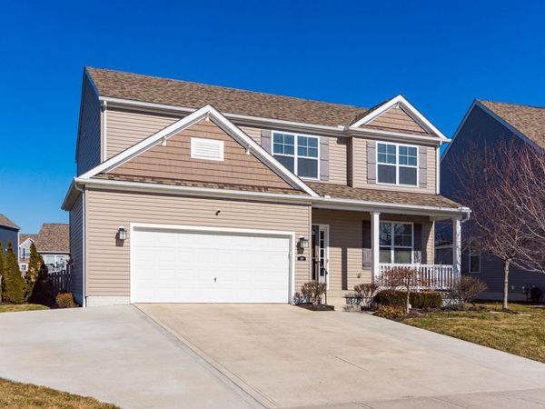 160 Chestnut Commons Drive, Commercial Point, OH 43116