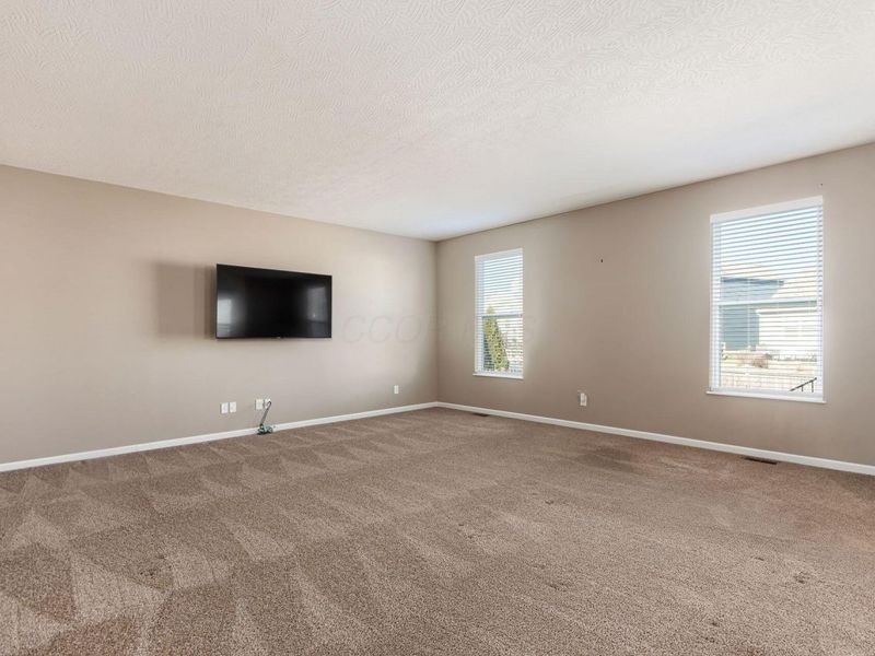 160 Chestnut Commons Drive, Commercial Point, OH 43116 Photo 18