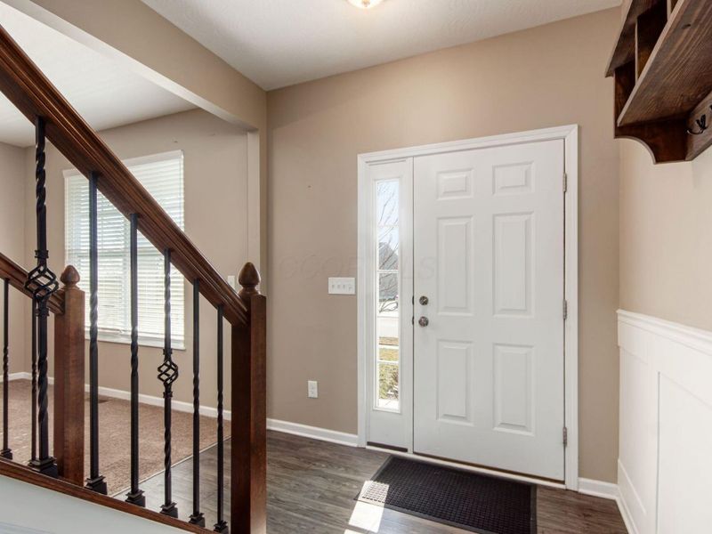 160 Chestnut Commons Drive, Commercial Point, OH 43116 Photo 5