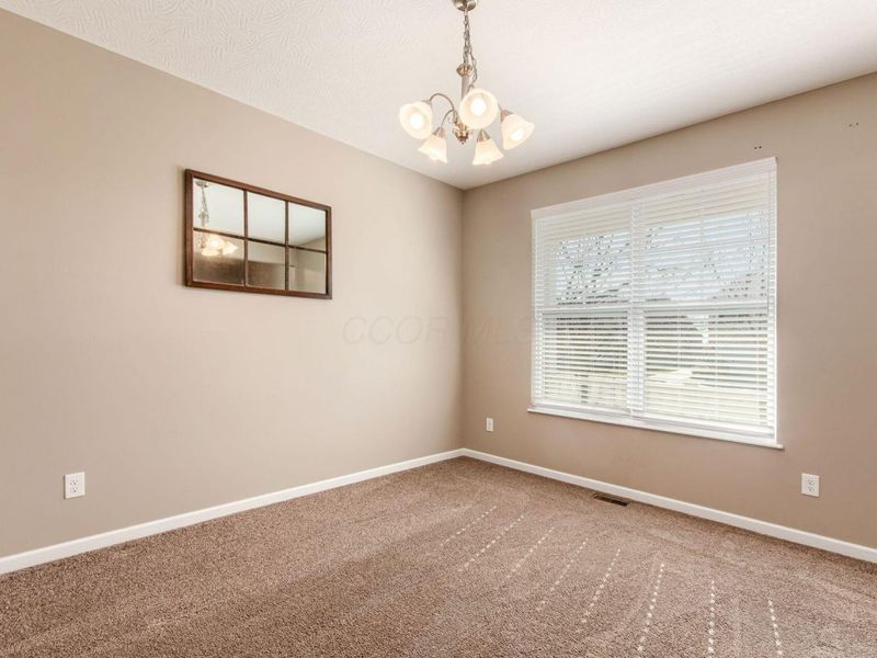 160 Chestnut Commons Drive, Commercial Point, OH 43116 Photo 6